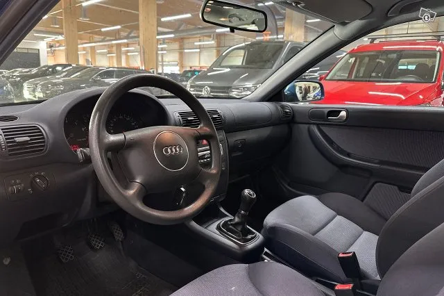 Audi A3 A3 HATCHBACK 1.6 *VuodenLeima *Lohkolämmitin+sisähaara *HyvätNastarenkaat Image 3