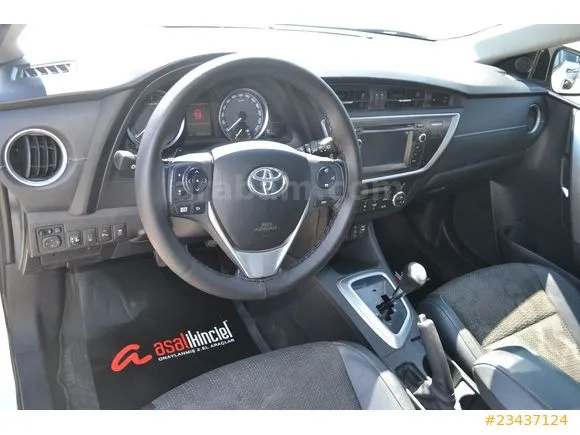 Toyota Auris 1.4 D-4D Premium Image 4